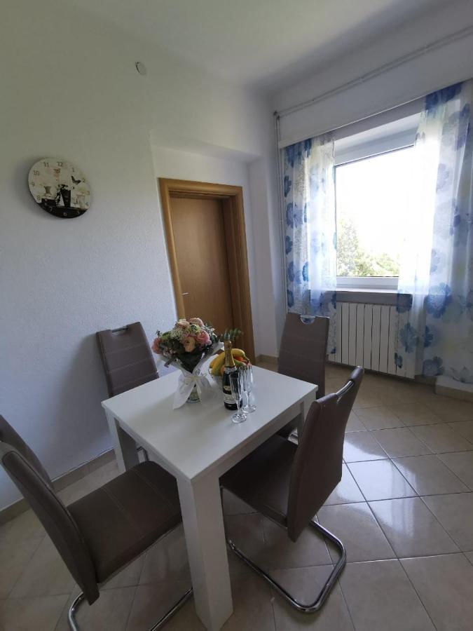 Kaštela Apartment Cirko מראה חיצוני תמונה