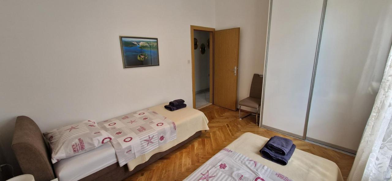 Kaštela Apartment Cirko מראה חיצוני תמונה