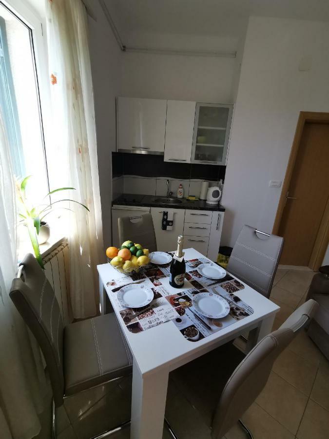 Kaštela Apartment Cirko מראה חיצוני תמונה